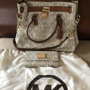 Michael Kors leather  bag with matching wallet